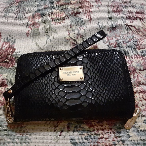 Michael Kors Snakeskin Embossed Leather Wristlet - Picture 1 of 5